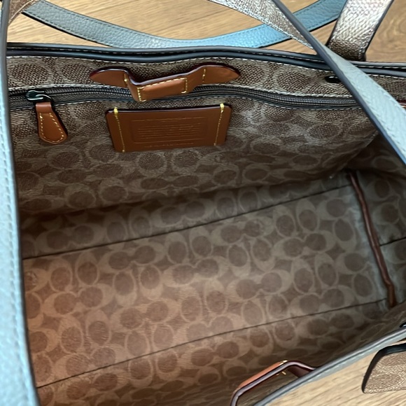 Coach tote handbag in grey color with signature coach interior - Picture 4 of 15